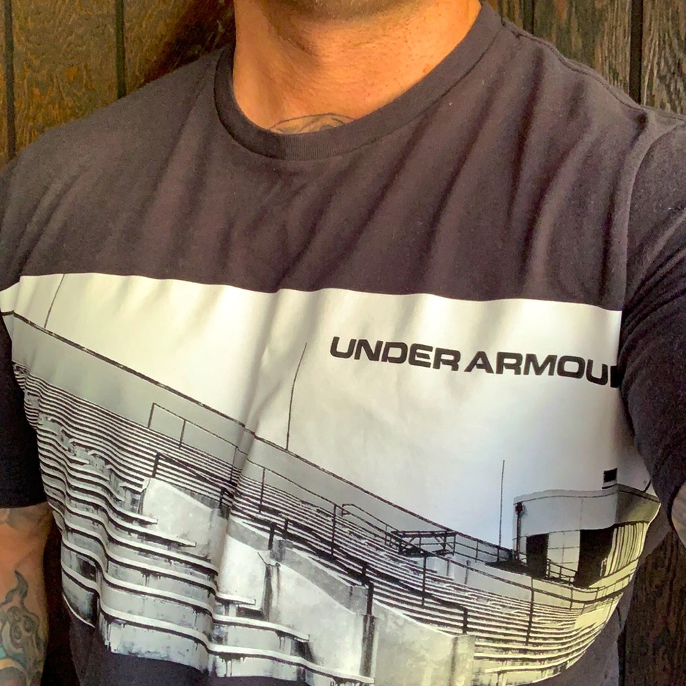 Under Armor Graphic T